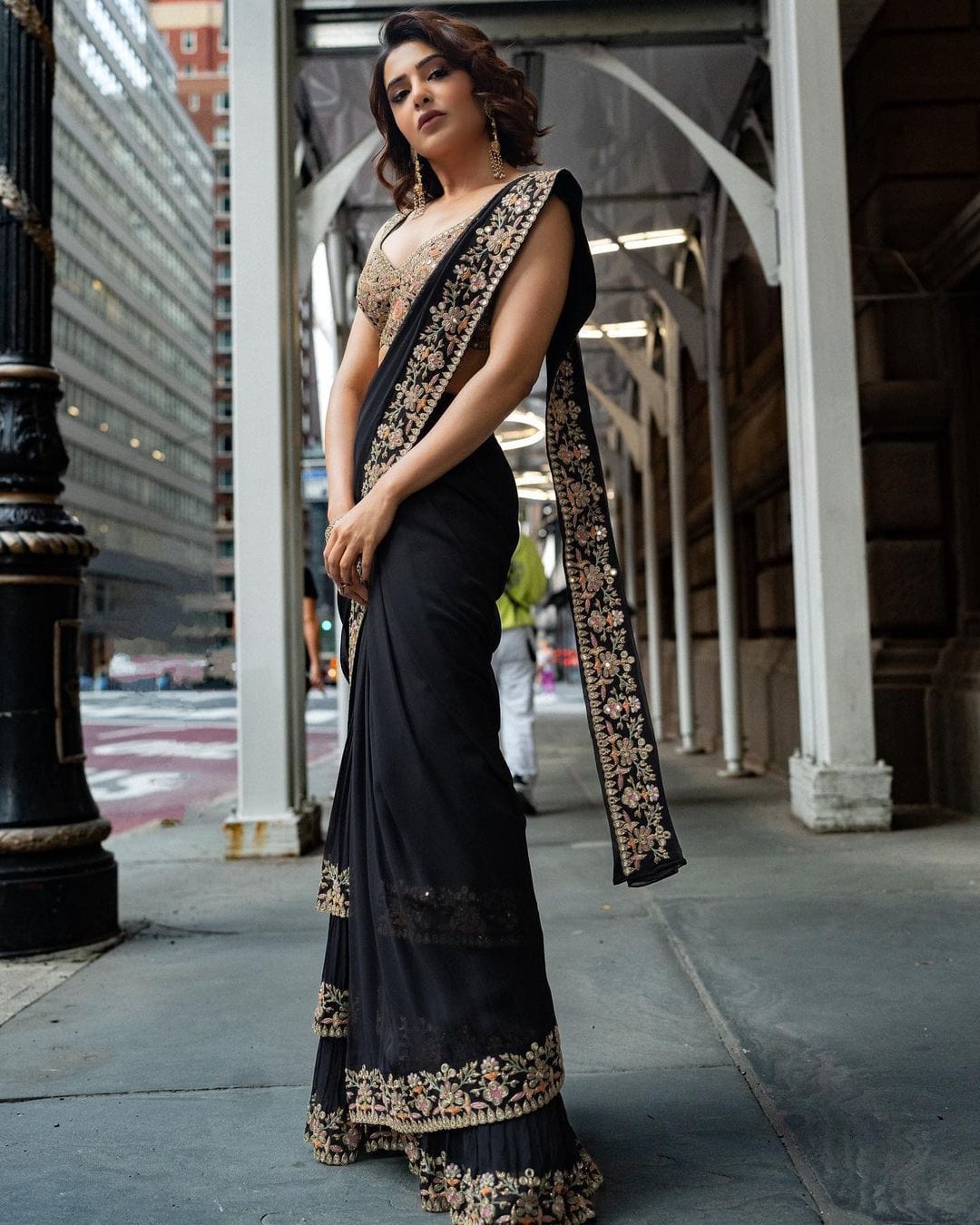 KD designer saree Black South Indian Actress Samantha Elegant 3 Layer Ruffle Black Saree