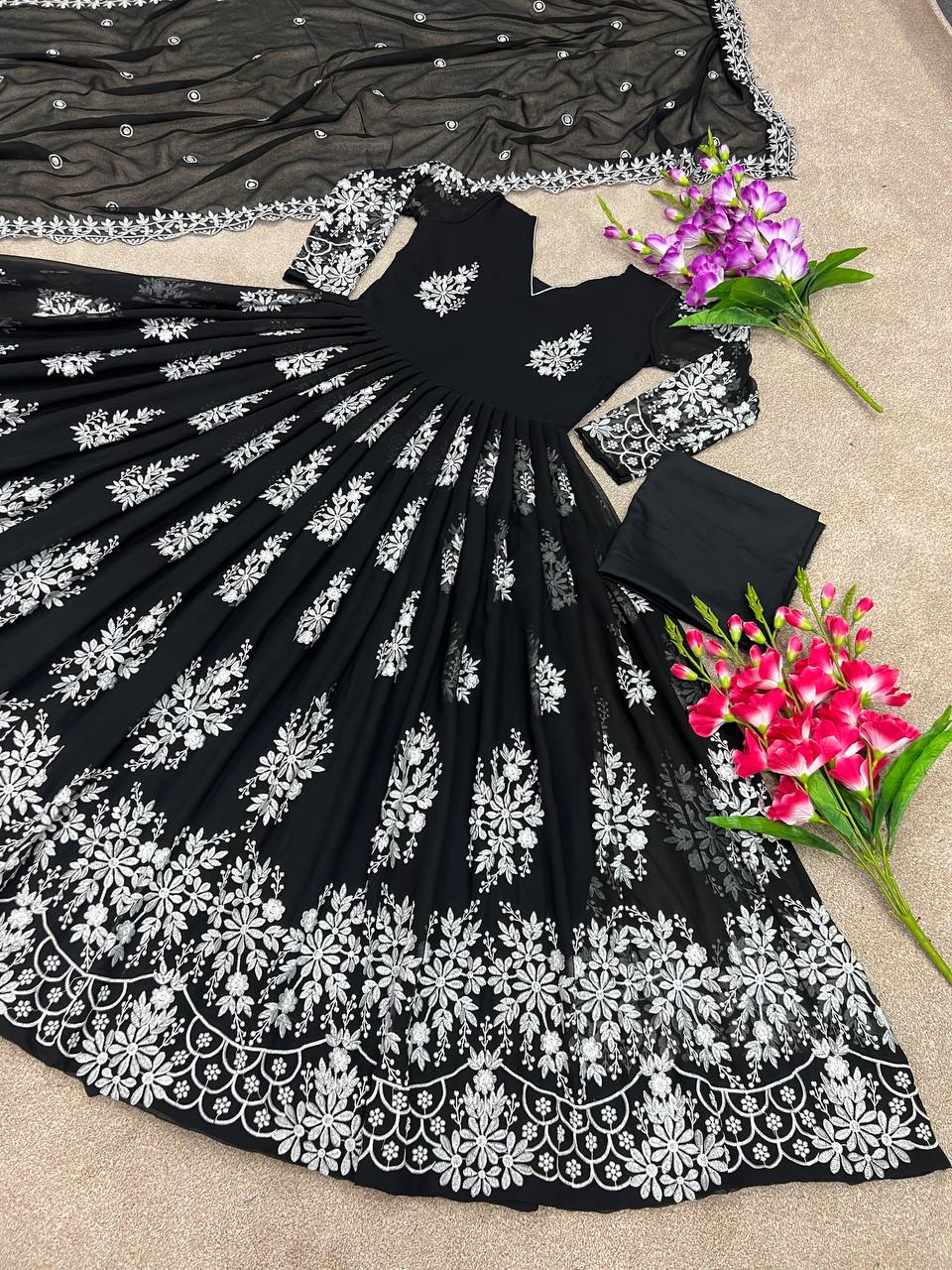 SE Apparel & Accessories xl Black Designer Selfie Gown With Dupatta
